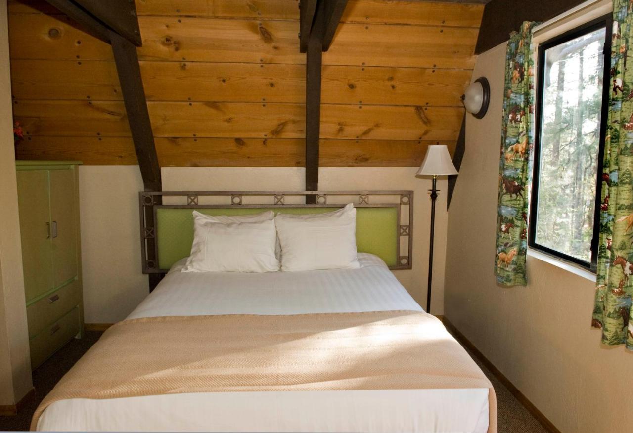 Cabins On Strawberry Hill Hotel Pine Luaran gambar